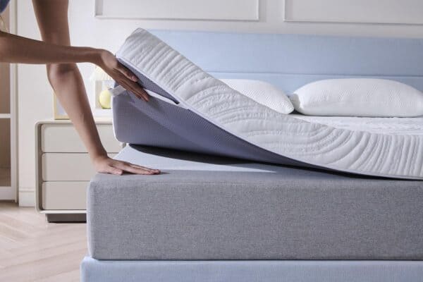 Hochwertige orthopädische Matratze mit Memory-Schaum für erholsamen Schlaf in privaten Schlafzimmern.
